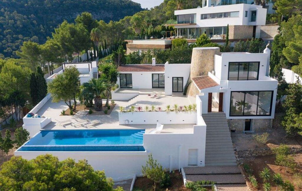 Modern Renovated Villa with Stunning Sea Views in Cala Moli