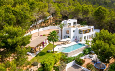 Properties in Es Cubells: Why Celebrity Choice for Luxury Living