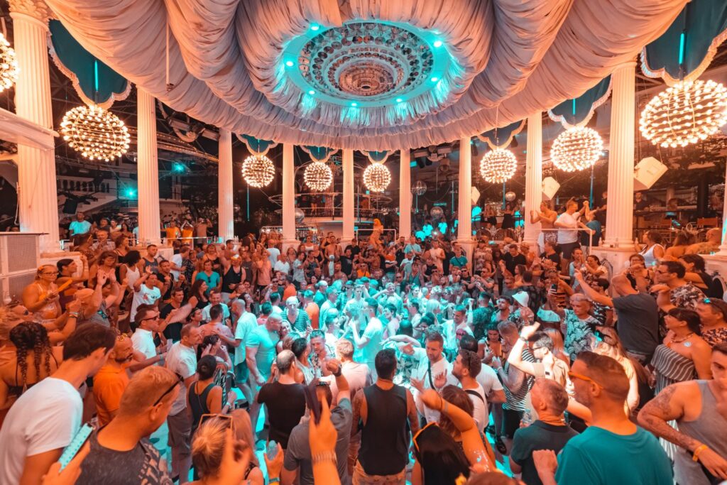 Es-Paradis-Ibiza-inside