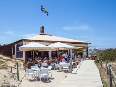 Playa-de-Llevant-Formentera-beach-restaurant