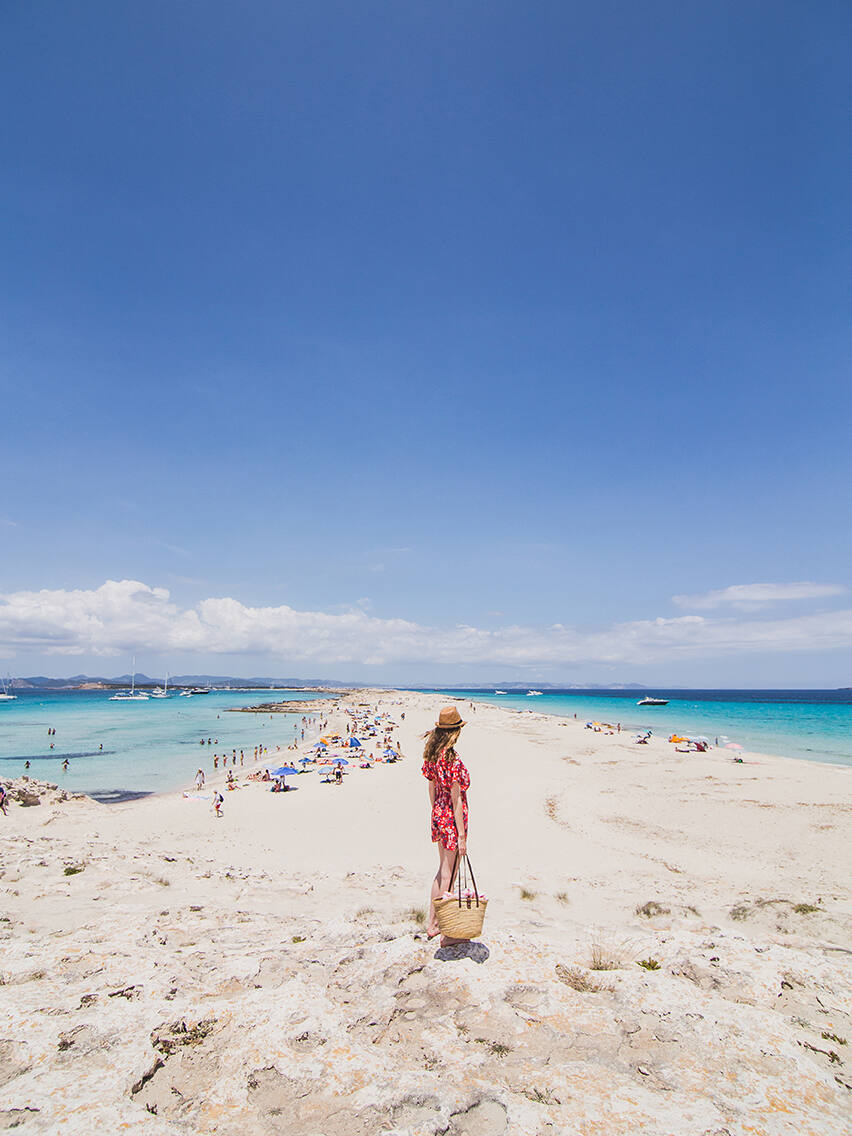 Playa-de-ses-Illetes-Formentera-beach-people