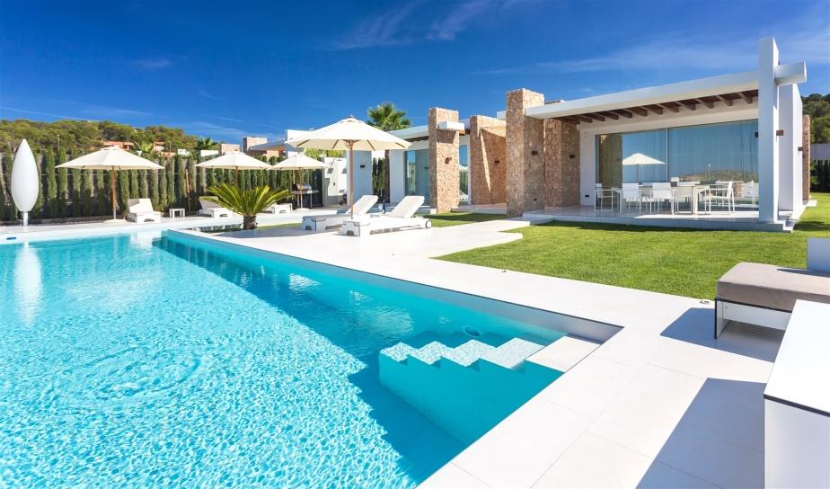 Luxurious Villas for Sale in Cala Conte