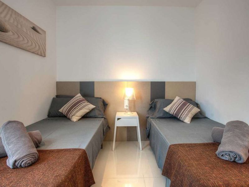 2-Bedroom Apartment in Playa D'en Bossa, photo 4