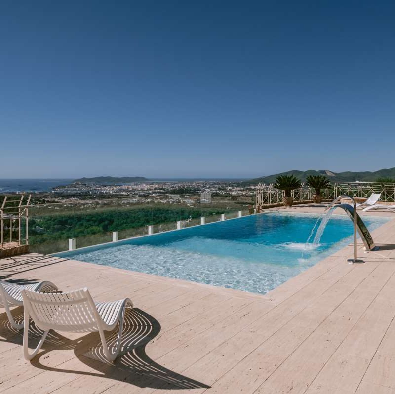 7-Bedroom Villa in Can Furnet, photo 1 7-Bedroom Villa in Can Furnet