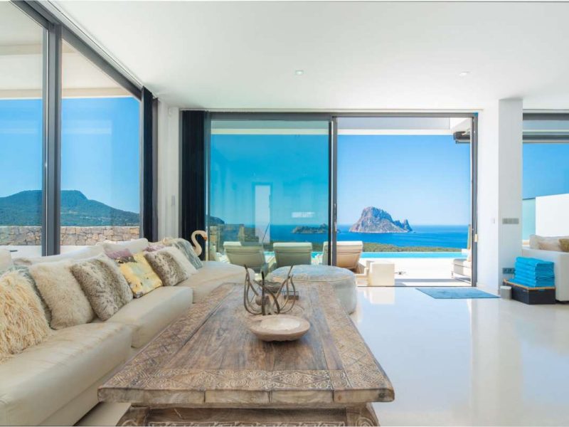5-Bedroom Villa in Cala Carbó, photo 12
