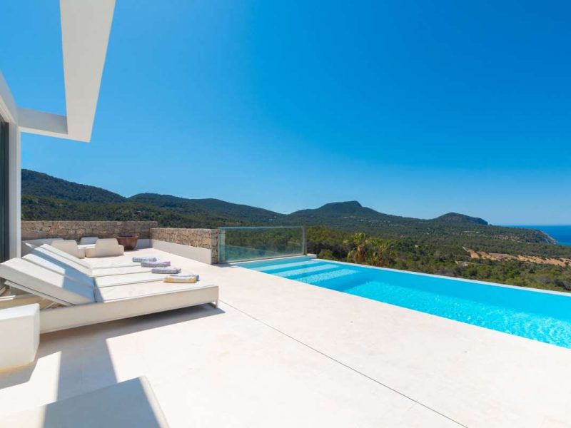 5-Bedroom Villa in Cala Carbó, photo 3