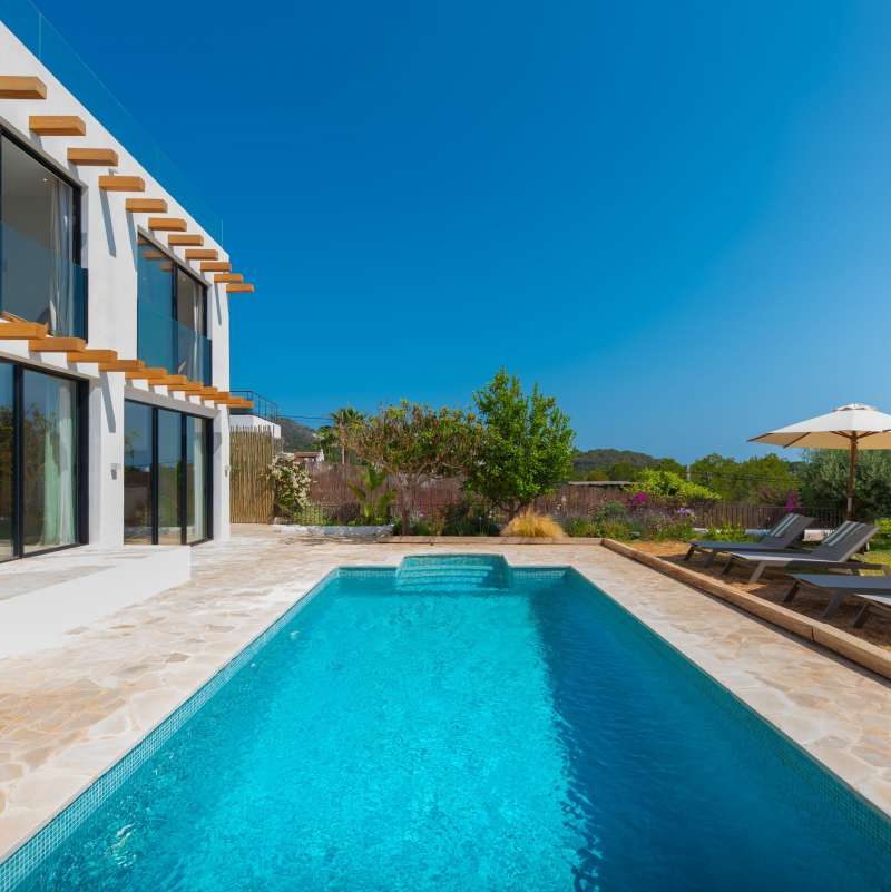 6-Bedroom Villa in Cap Martinet, photo 1 6-Bedroom Villa in Cap Martinet