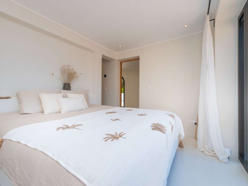 4-Bedroom Villa in Sant Llorenç de Balàfia, photo 13