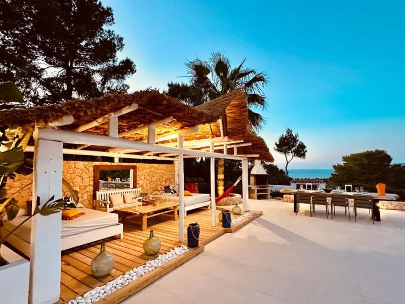 Villa Lau, Cala Bassa, outdoor kitchen pergola