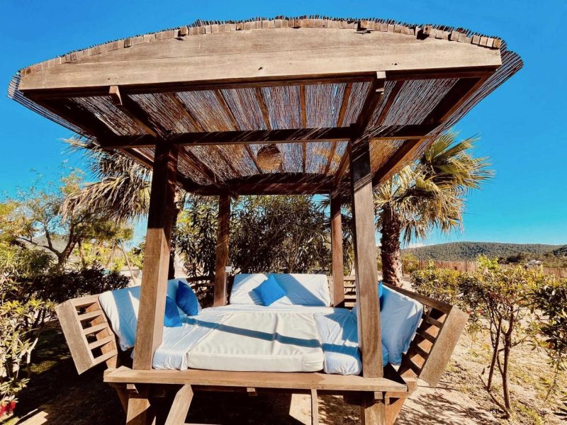 Can pelar san jose garden daybed chillout Can Pelar, finca del siglo XVIII de 4 dormitorios en Sant Josep