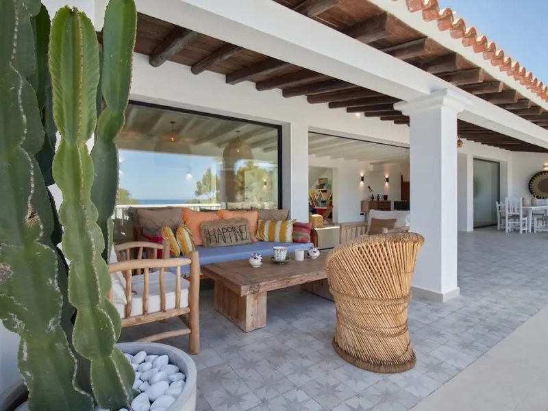 Villa Lau, Cala Bassa, covered outdoor lounge