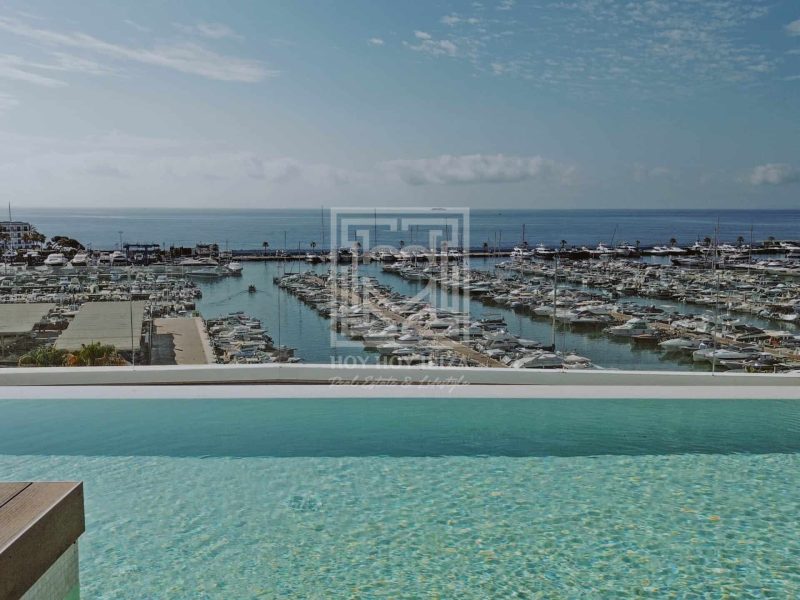 Luxury 2-Bedroom Apartment with Panoramic Marina Views in Santa Eulària, Ibiza, photo 9 Apartamento de lujo de 2 dormitorios con vistas panorámicas al puerto deportivo en Santa Eulària, Ibiza
