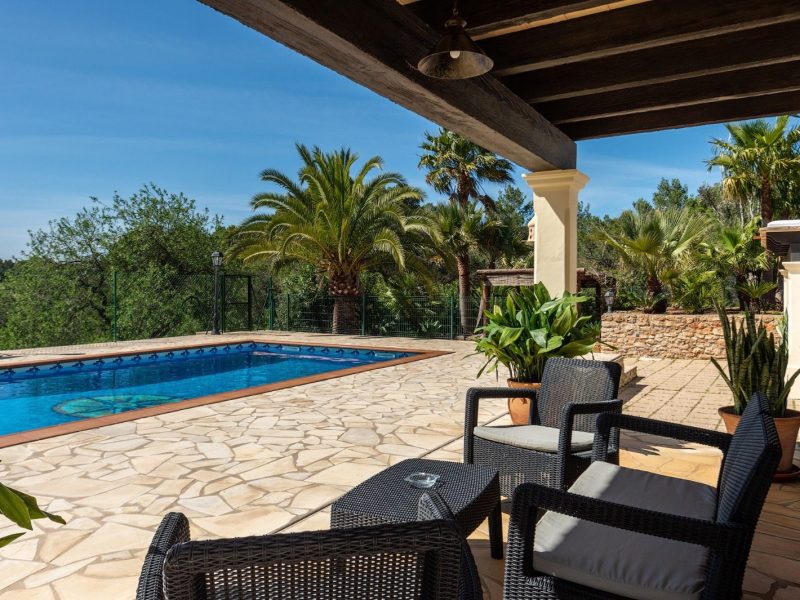 Villa marylina san juan covered terrace pool view