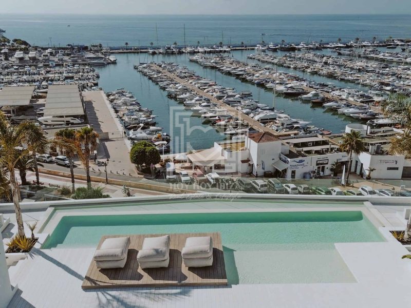Luxury 2-Bedroom Apartment with Panoramic Marina Views in Santa Eulària, Ibiza, photo 10 Apartamento de lujo de 2 dormitorios con vistas panorámicas al puerto deportivo en Santa Eulària, Ibiza