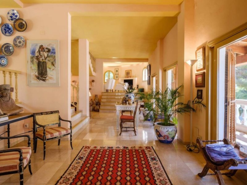 Can besos can furnet interior hallway gallery