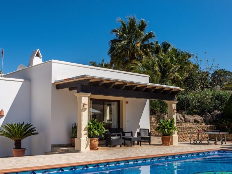 Villa marylina san juan white villa poolside
