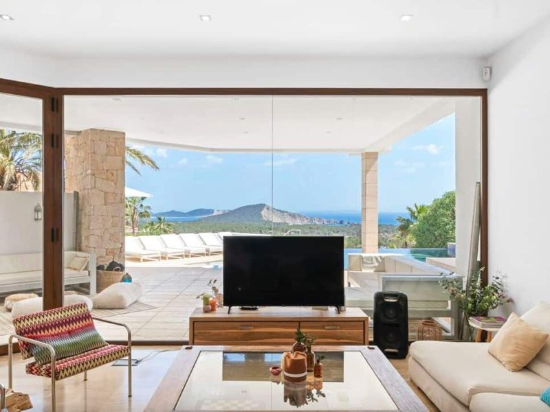 Luxury 5-Bedroom Villa with Sea Views and Tourist Licence in Vista Alegre, Ibiza, photo 4 Villa de lujo de 5 dormitorios con vistas al mar y licencia turística en Vista Alegre, Ibiza