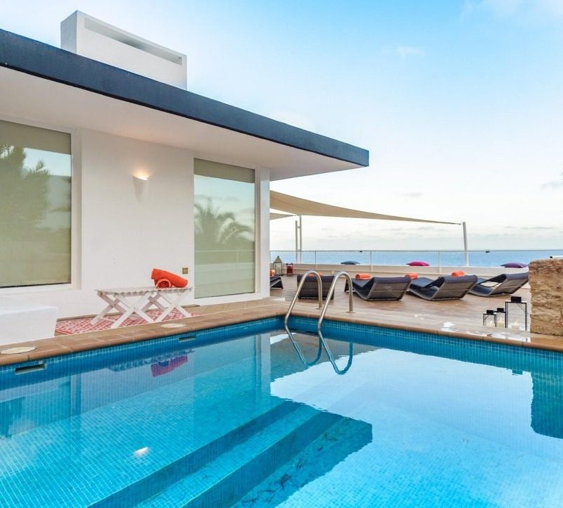 3 Bedroom Villa with Tourist Licence in Roca Llisa