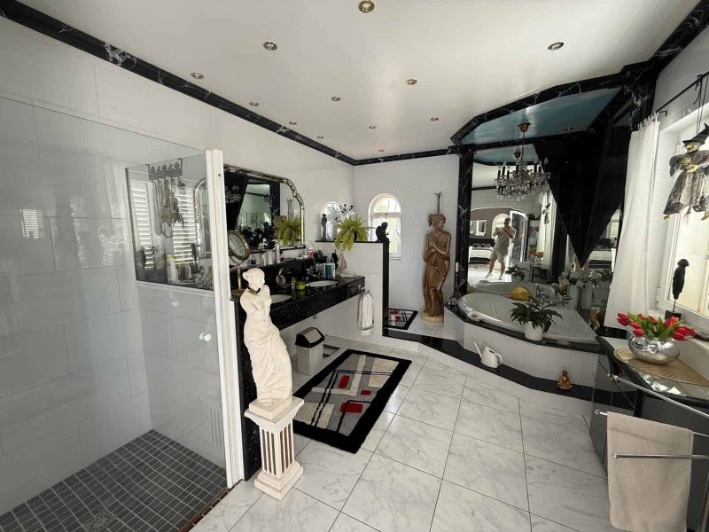 4-Bedroom Villa with Sea Views for Sale near San Carlos, Ibiza, photo 3 Bathroom inside the villa near San Carlos, Ibiza
