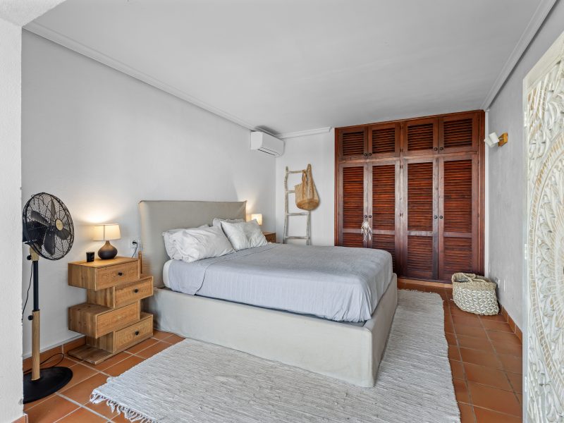 Villa double bedroom wardrobes at Sant Antoni de Portmany, Ibiza Villa double bedroom wardrobes at Sant Antoni de Portmany, Ibiza